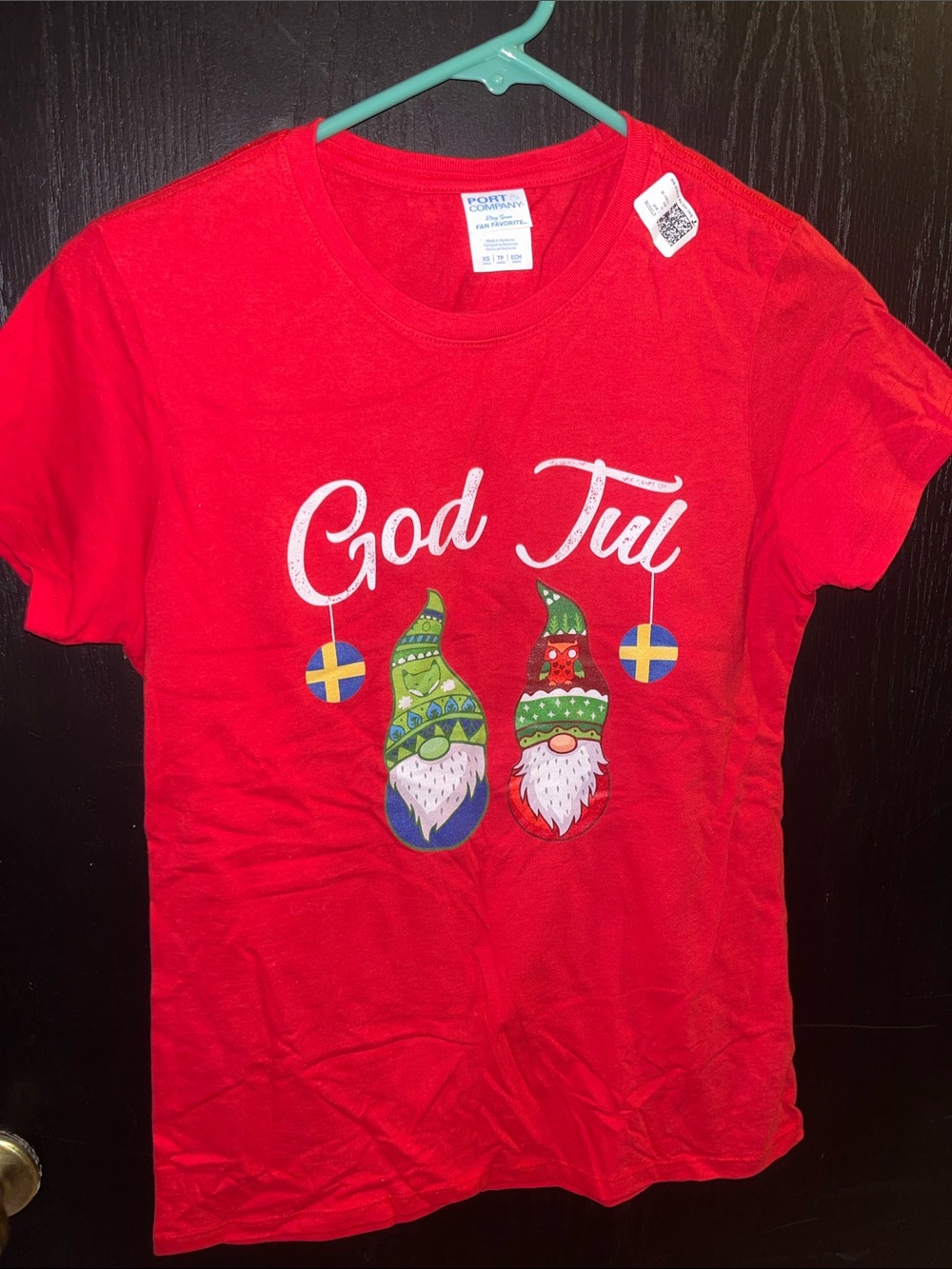 Red 'God Jul' Holiday Gnome Tee - Women's Short Sleeve NWOT